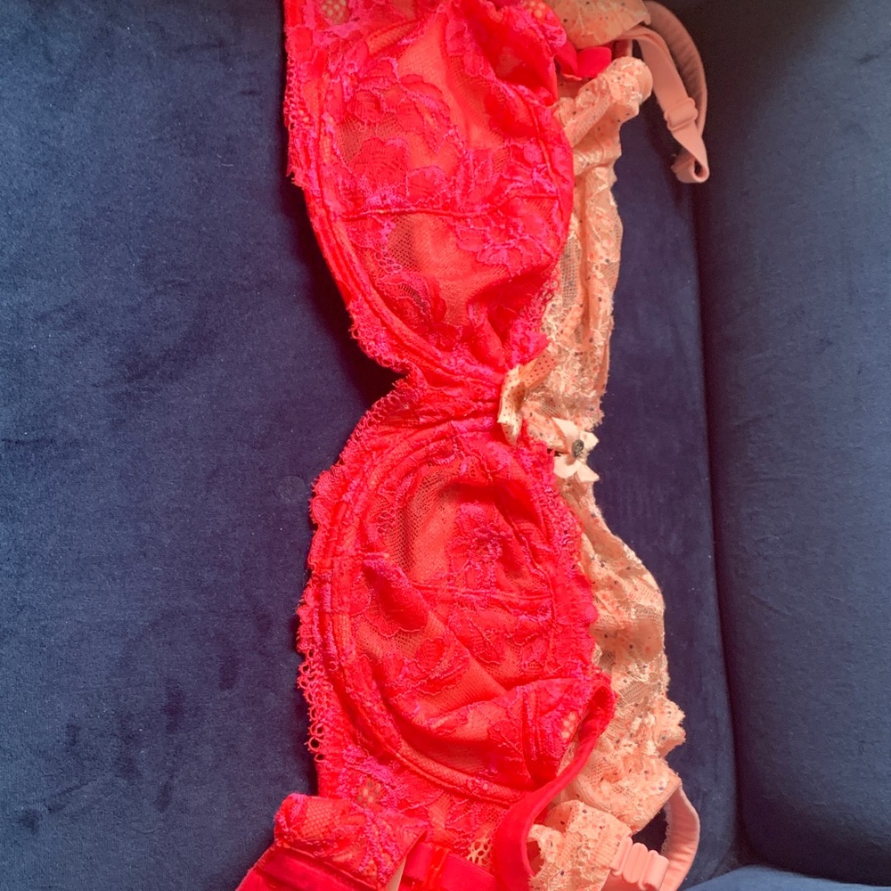 Victoria’s Secret sexy lace bras slightly worn